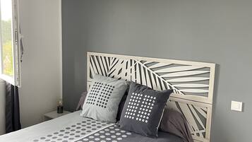 2 chambres, fer et planche Ă repasser, Wi-Fi, draps fournis