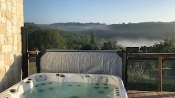 Bain à remous extérieur