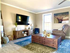 Video games - New Home, 2 Bd, 2.5 Bath, open floorplan, sleeps 6. (Saugerties)