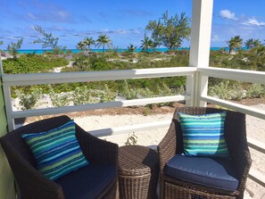 Property grounds - Colorful Beach Home w/ Ocean Front View + 2 Master Bedrooms (Exuma)