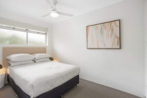2 bedrooms, iron/ironing board, WiFi, bed sheets