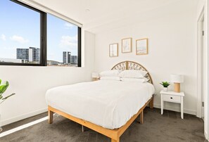 2 habitaciones, tabla de planchar con plancha, wifi y ropa de cama