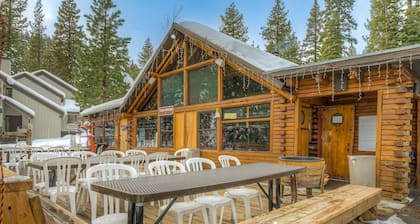Ski-in/ski-out townhome with fireplace, pool, hot tub & on-site ski/sled hill