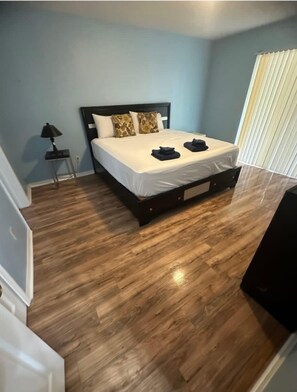 3 bedrooms, in-room safe, iron/ironing board, free WiFi