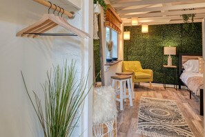 Casa (The Vedder Cottage) | Exterior