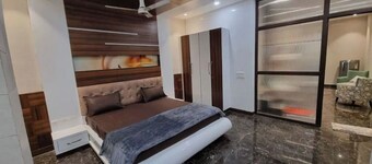 Homlee Pentagon Basement Apartment in saket