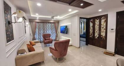 Homlee - Pentagon 5 bhk super luxurious large flat.