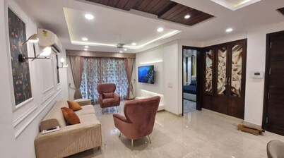 Homlee - Pentagon 5 bhk super luxurious large flat.