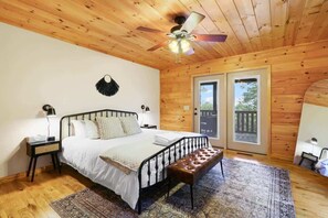 3 bedrooms, iron/ironing board, travel crib, WiFi