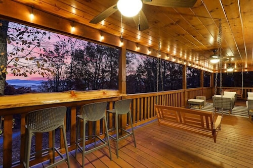 Private Mountain Getaway - Movie Theater - Hot Tub