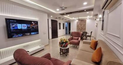 Homlee - Pentagon 5 bhk super luxurious large flat