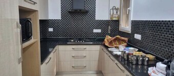 Homlee - Pentagon 5 bhk super luxurious large flat