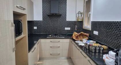 Homlee - Pentagon 5 bhk super luxurious large flat