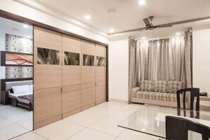 Interior - Homlee- Luxury Inn - 5 Star Big Home with Kitchen (New Delhi)