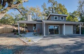 Exterior - 4BR/3BA Home Away from Home with Exceptional Amenities! (Atascadero)