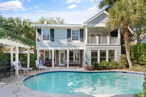 A heated pool - Luxury Home with Guest House sleeps 10 with Pool (St. Simons Island)