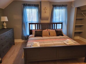 4 chambres, fer et planche à repasser, Wi-Fi gratuit, draps fournis