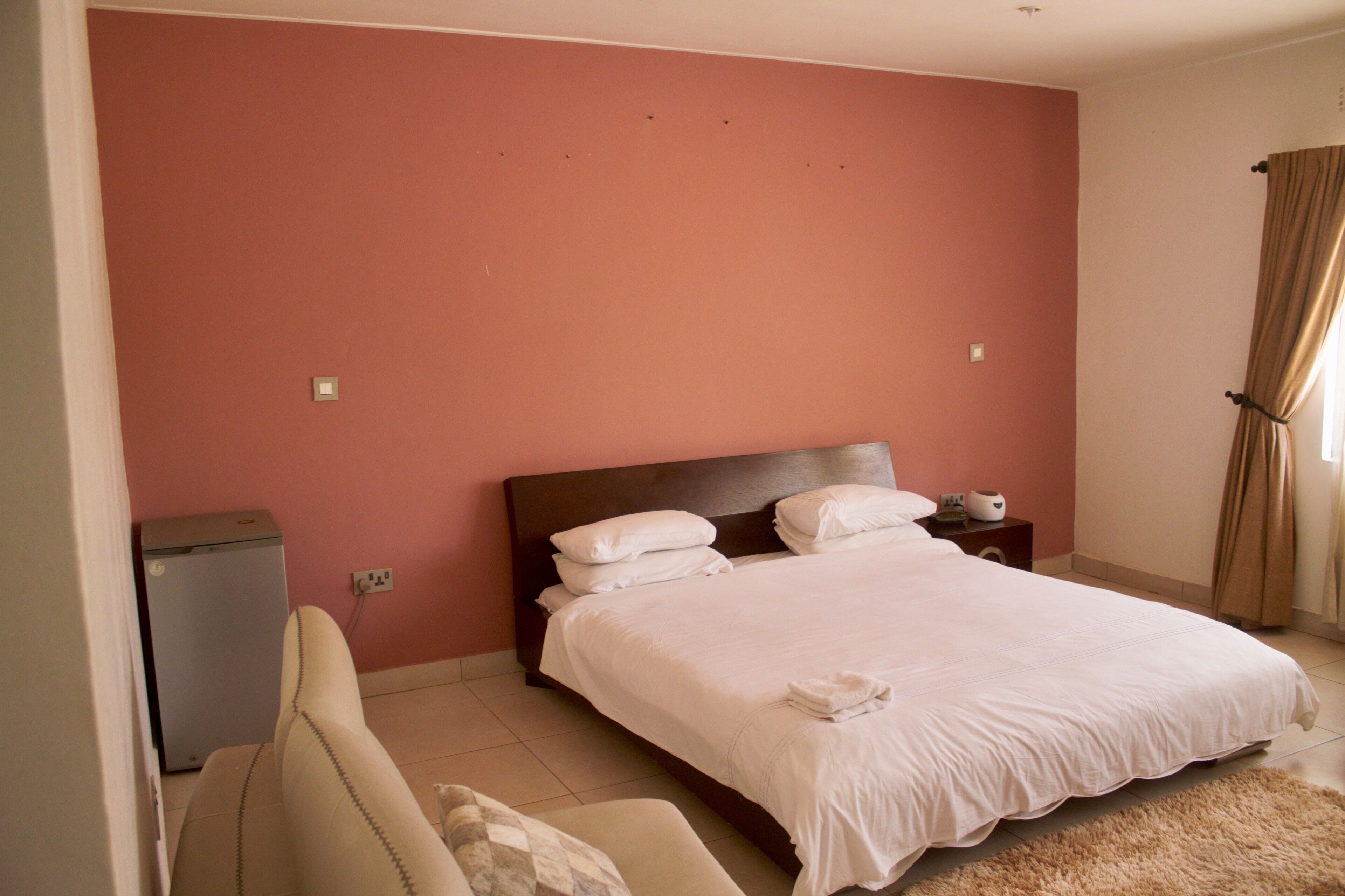 2 bedrooms, in-room safe, desk, iron/ironing board