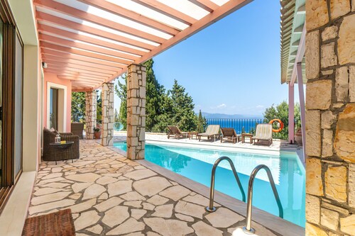 Holiday Accommodation "Villa Faye"