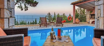 Holiday Accommodation "Villa Faye"