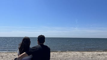 Una spiaggia nelle vicinanze, teli da spiaggia