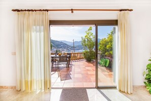 Interior - Apartment in Fishing Village with Wi-Fi, Air Conditioning & Terrace with Sea View (Puerto de Sóller)