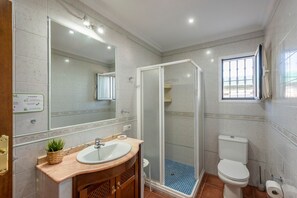 تجهيزات دش، مجففات شعر، مناشف