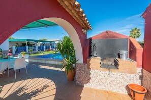 تناول الطعام بالخارج