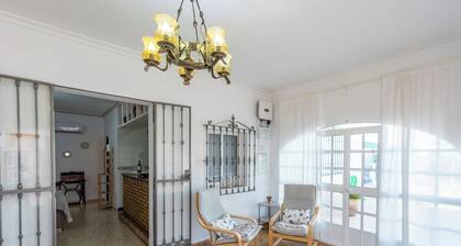 Villa "Casa Rural Entre Olivos" con piscina y Wi-Fi