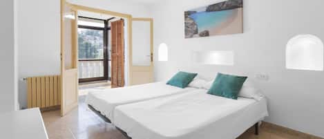 2 chambres, fer et planche à repasser, Wi-Fi gratuit, draps fournis