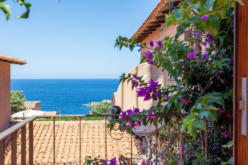Ferienhaus "Casa Carlotta in Costa Paradiso" mit Garten & Meerblick
