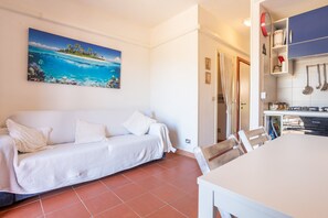 TV - Holiday Home "Casa Carlotta in Costa Paradiso" with Garden & Sea View (Trinita' D'agultu e Vignola)