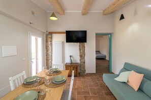 TV - Farmhouse 'Al Posto Giusto - Gioia' with Shared Garden, Wi-Fi and Air Conditioning (Riotorto)