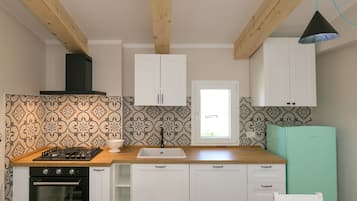 Réfrigérateur, four, plaque de cuisson, lave-vaisselle