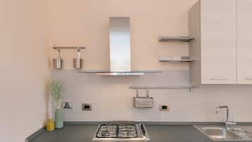 Réfrigérateur, four, plaque de cuisson, lave-vaisselle