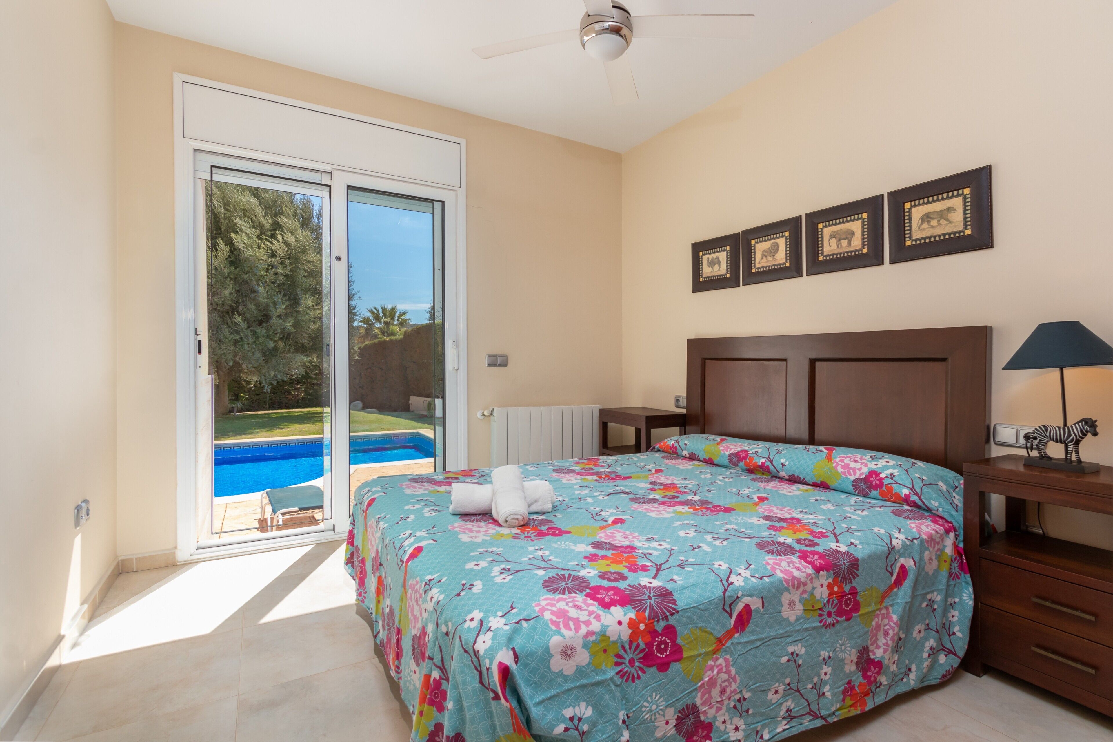 4 bedrooms, free WiFi, bed sheets