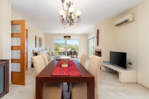 Dining - Villa "Elodia" with Garden, Terrace, Pool & Wi-Fi (Calonge)