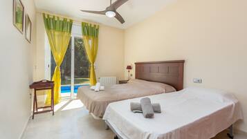 4 bedrooms, free WiFi, bed sheets