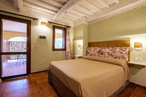 2 bedrooms, iron/ironing board, free WiFi, bed sheets - Farmhouse "Rosaspina - Appartamento 2" with Shared Pool & Shared Garden (Capalbio)