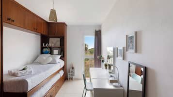 2 slaapkamers, een strijkplank/strijkijzer, gratis wifi, beddengoed