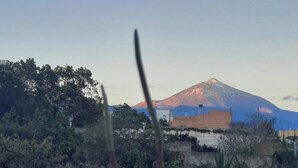 A mountain with a clear sky. - Holiday Home "Duplex India" with Wi-Fi (Tacoronte)
