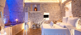 Apartment "Suite Nino - Ceglie Messapica" with Private Pool, Whirlpool & Wi-Fi