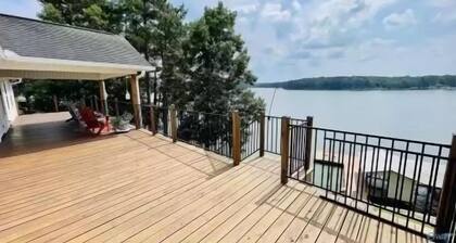 "Sunset Hideaway" Lakefront Weiss Lake with large private dock - boats welcome!