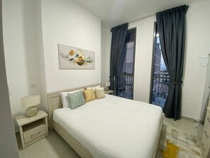 1 habitación, tabla de planchar con plancha, wifi gratis y ropa de cama
