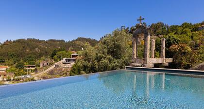 Casa da Capela - House with infinity pool by House and People