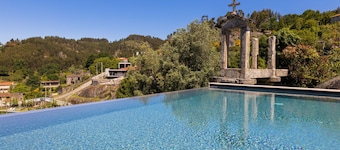 Casa da Capela - House with infinity pool by House and People