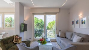 House | 3 bedrooms - Italianway - Luxury Apartment in Modern Villa 2 (Imperia)