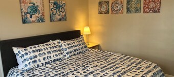 Hudson #1, Private Two Bed near Xavier & Downtown