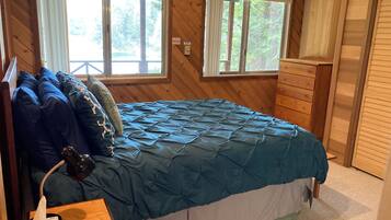 1 bedroom, desk, free WiFi, bed sheets