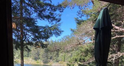 Lakeside cabin on the Central Oregon Coast
